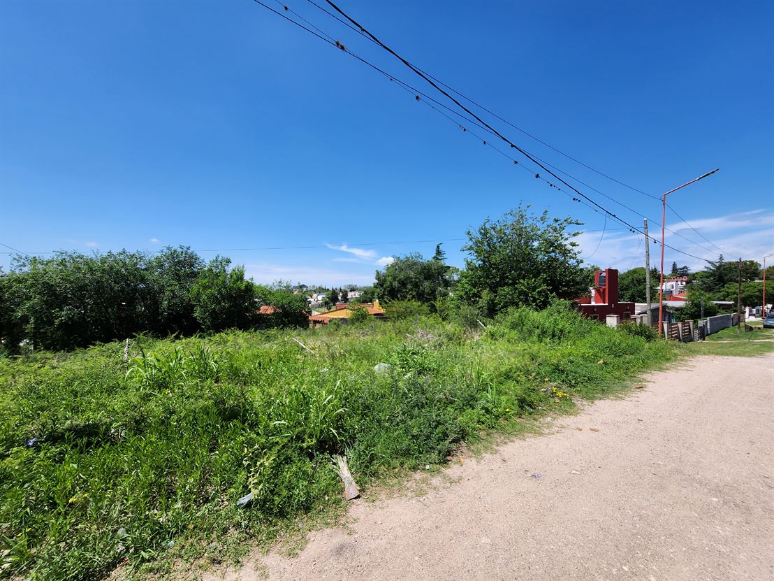 Lote esquina a 300 metros del cruce empalme Tanti, a 10 minutos de Carlos Paz