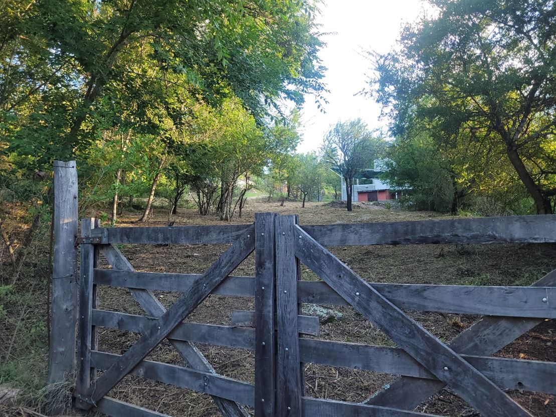 Hermoso Lote esquina en Parque Síquiman