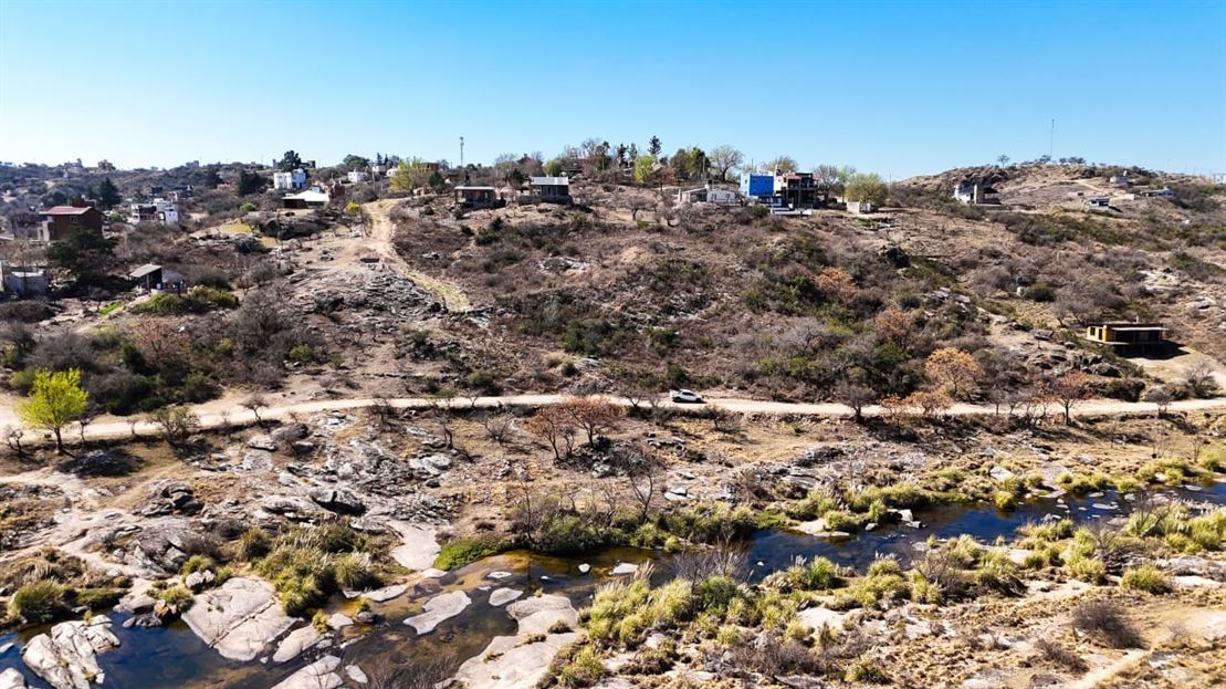 Lote frente al río de 900 m2 en Estancia Vieja