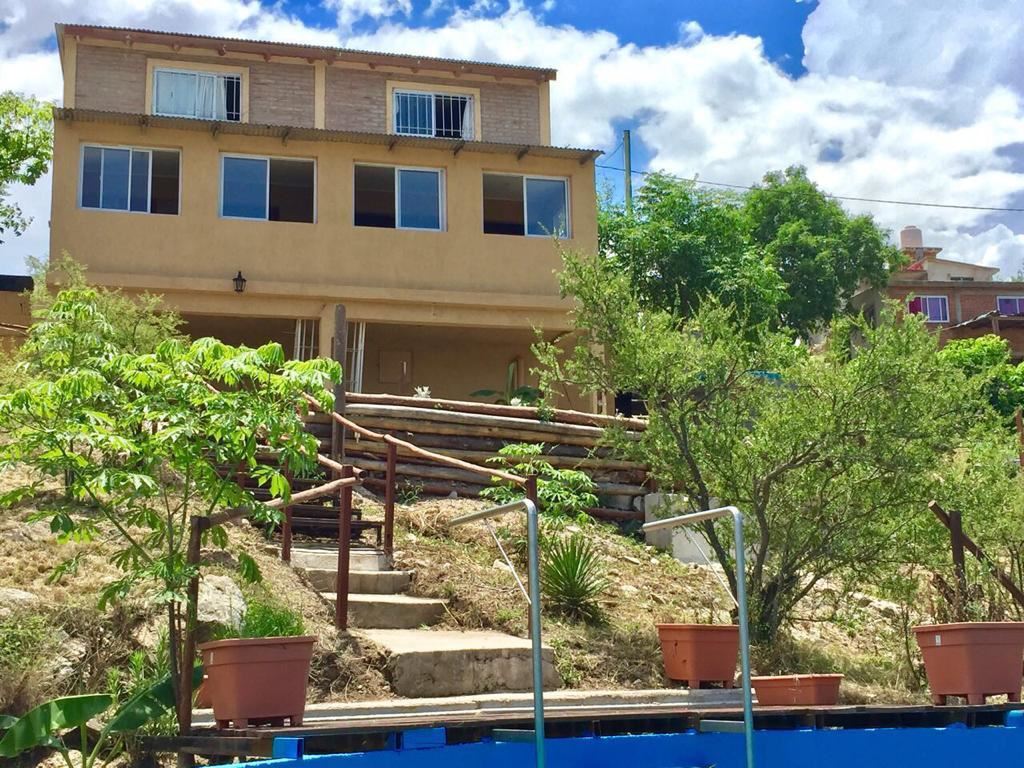 Complejo de dos Cabañas con piscinas individuales. 