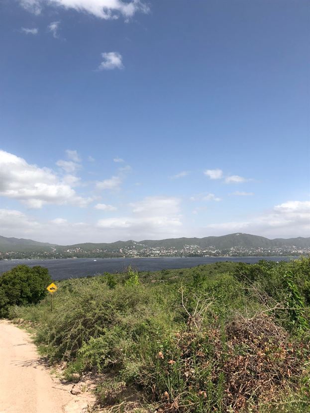 Hermoso lote en Lago Azul, a metros del Dique.