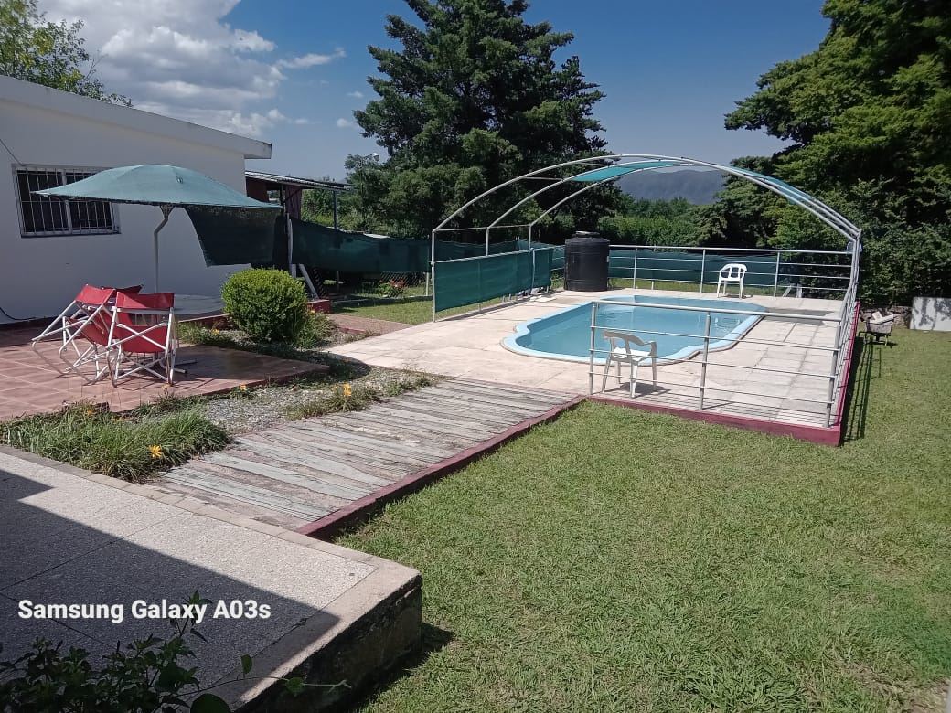 Casa, Departamento, Galpón, piscina y lote libre.