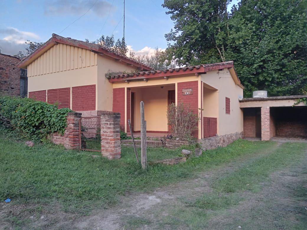 Amplio Chalet con excelente terreno plano en Tanti